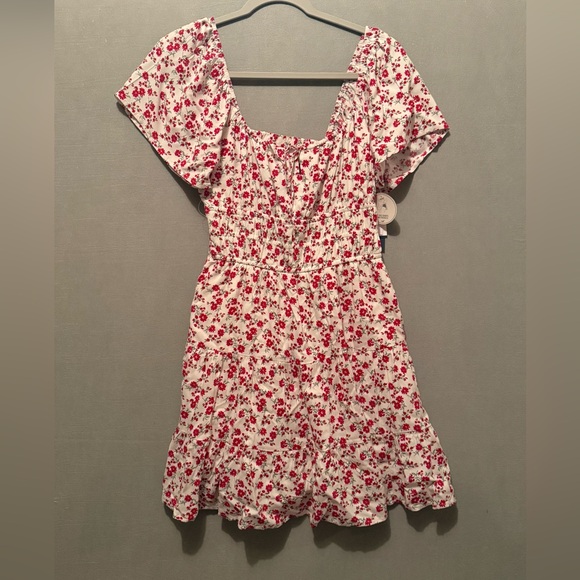 NWT Hollister Red Floral Open Back Channeled Skort Dress Size Medium - Picture 3 of 7